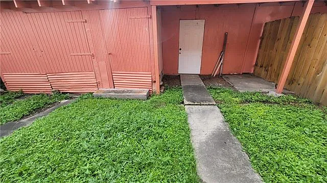 2019 Louisa St — Photo 16
