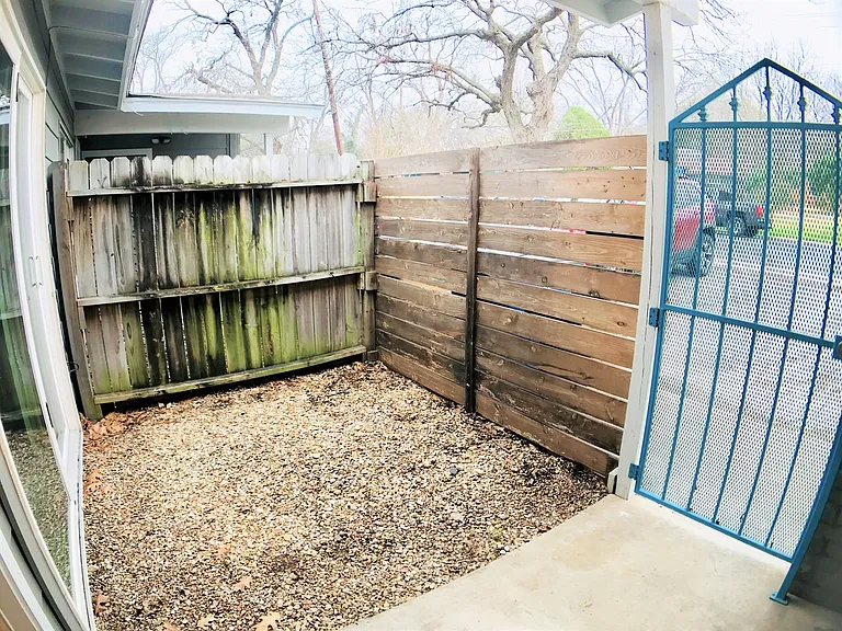 1905 Fairlawn Lane — Photo 7