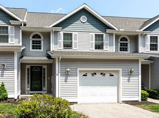 297 Sabin St UNIT 6, Putnam, CT 06260