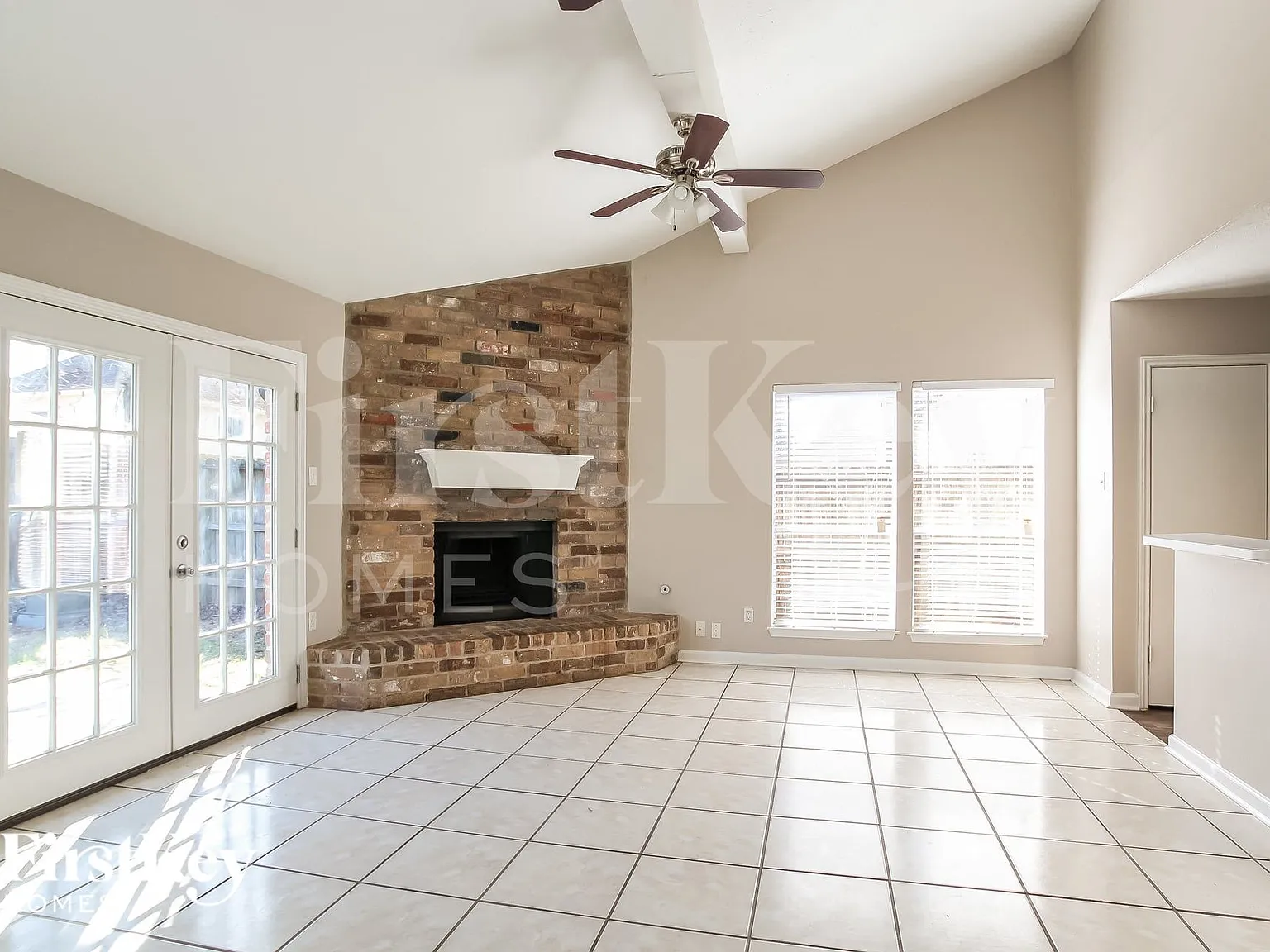 4 bed, 2.0 bath, 1878 sqft, $1,975 — Photo 3