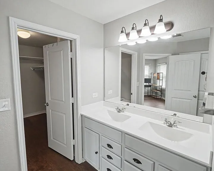9406 Copperway — Photo 36