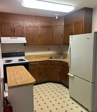3rd image of 45D Cambridge Cir