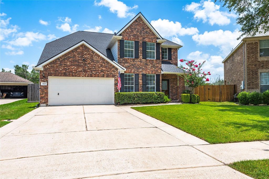 3829 Houston Lake Dr, Pearland, TX - View 2