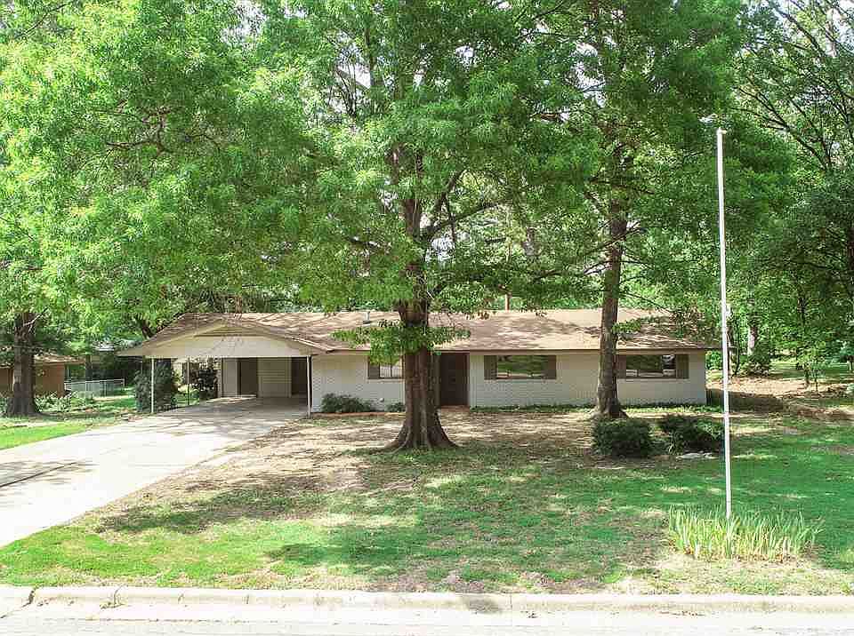 1st image of 110 Mockingbird St