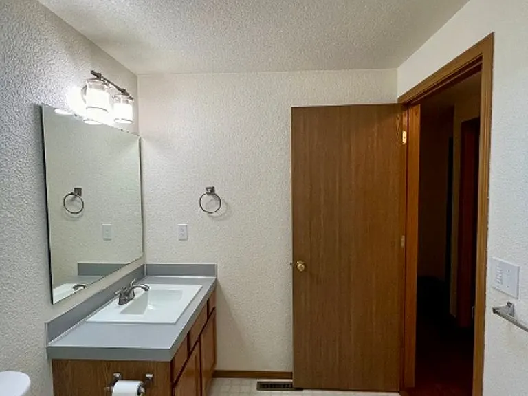 2422 Leach Ct SE — Photo 19
