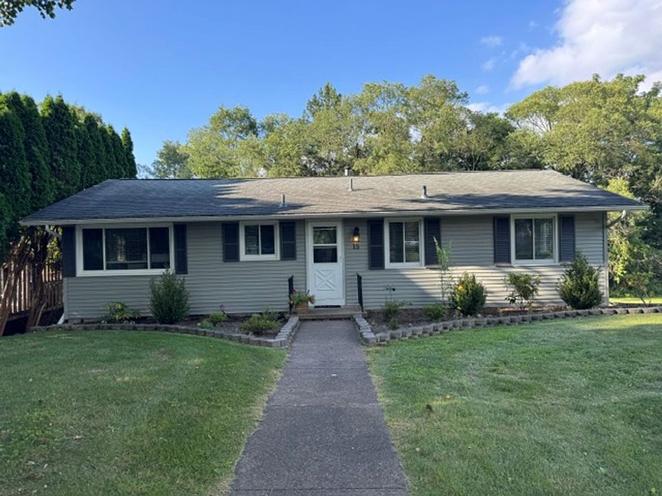 1st image of 15 Meadow Dr
