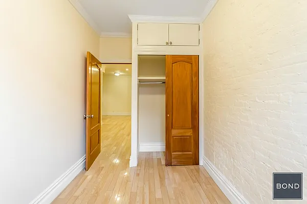 Rented by Bond New York | media 13