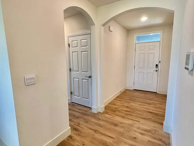2509 NW 27th Pl — Photo 3