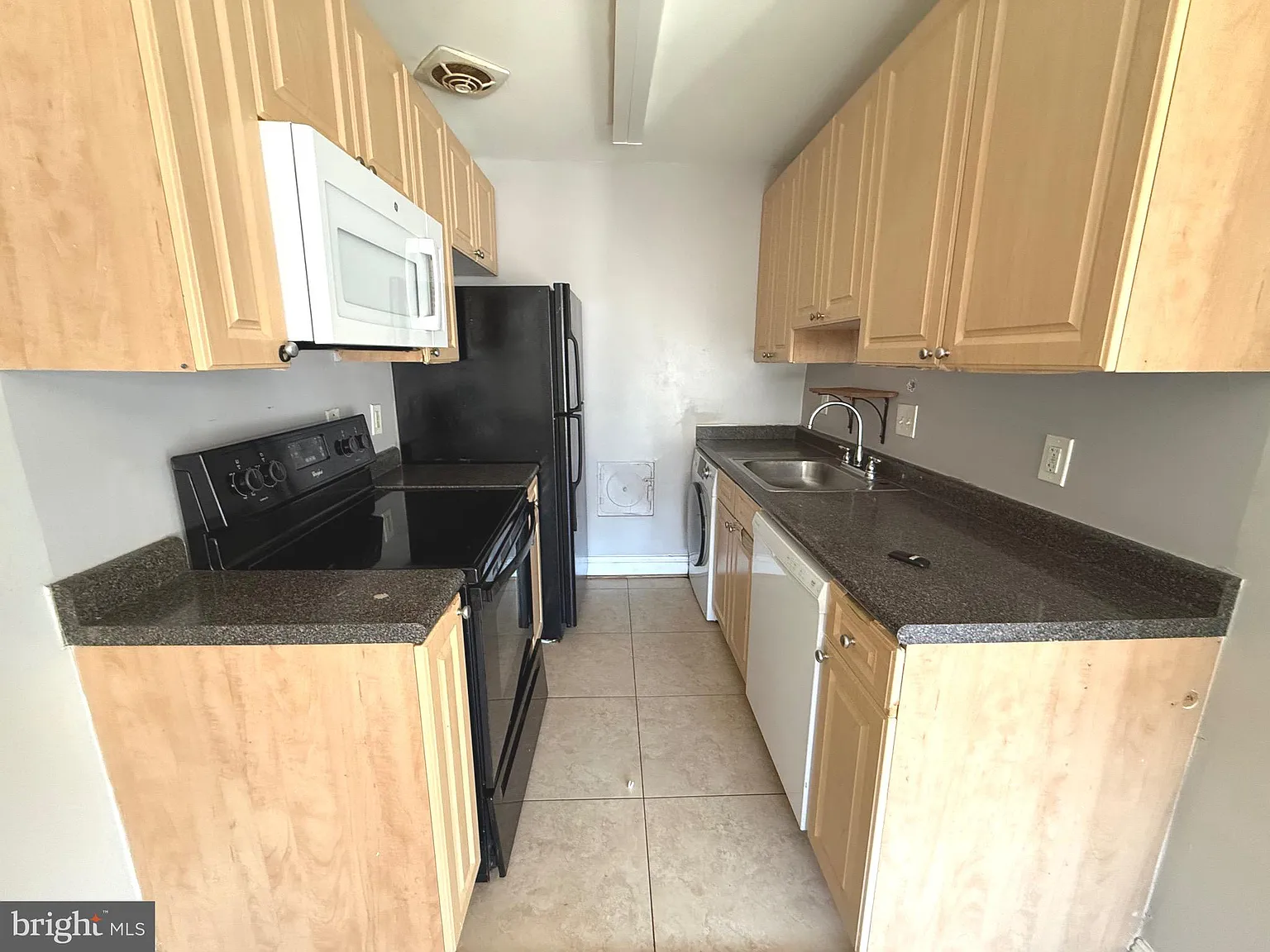 2 bed, 874 sqft, $1,700 — Photo 4