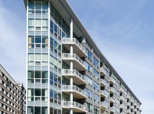 845 Kinsgbury #715, Chicago, IL 60610