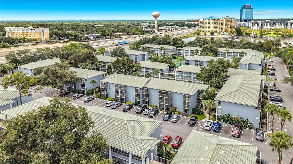 1 bed, 1.0 bath, 496 sqft, $1,050 — Photo 3