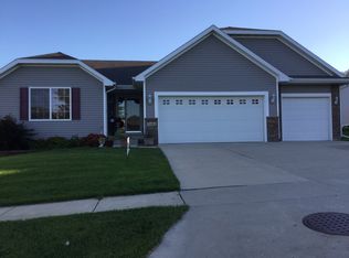 3404 E Southlawn Dr, Des Moines, IA 50320