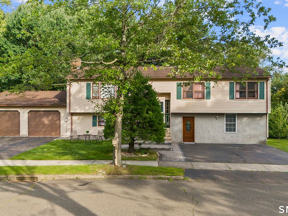 1st image of 28 Twin Circle Road