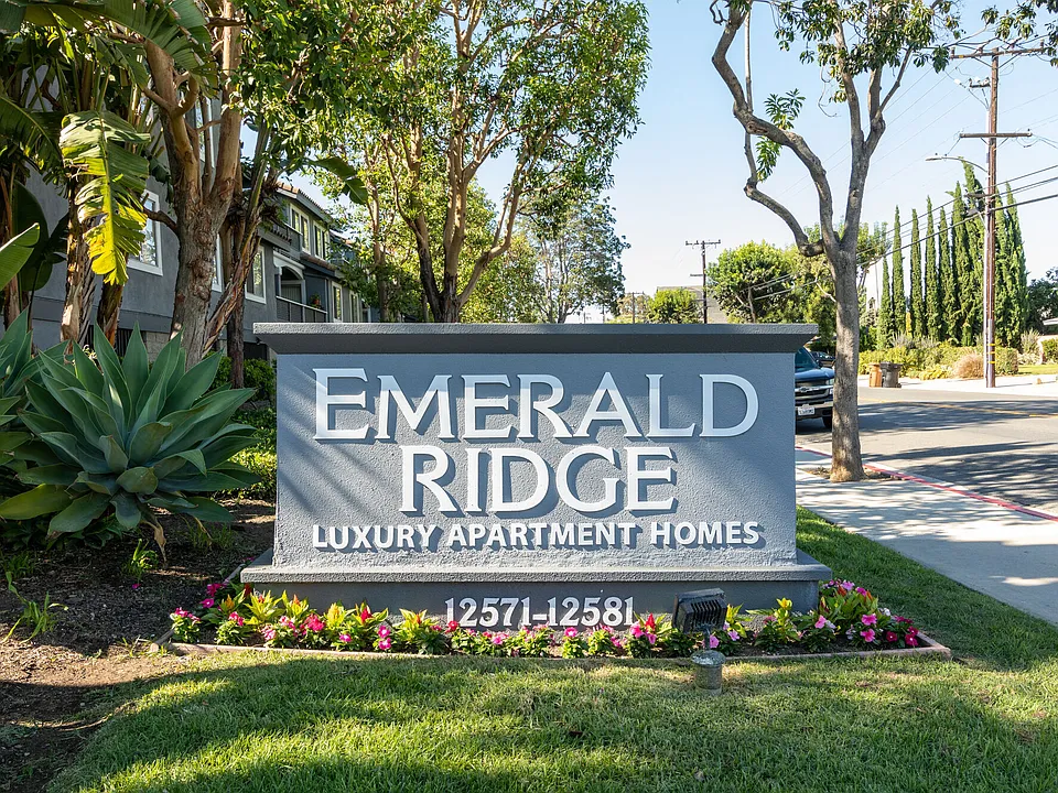 Emerald Ridge Apartments