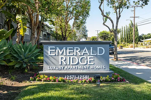 Emerald Ridge Apartments Photo 1
