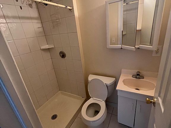 2nd image of 20 Bond St #1