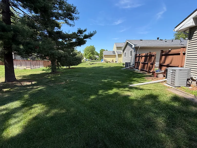 3212 Northbrook Dr — Photo 2