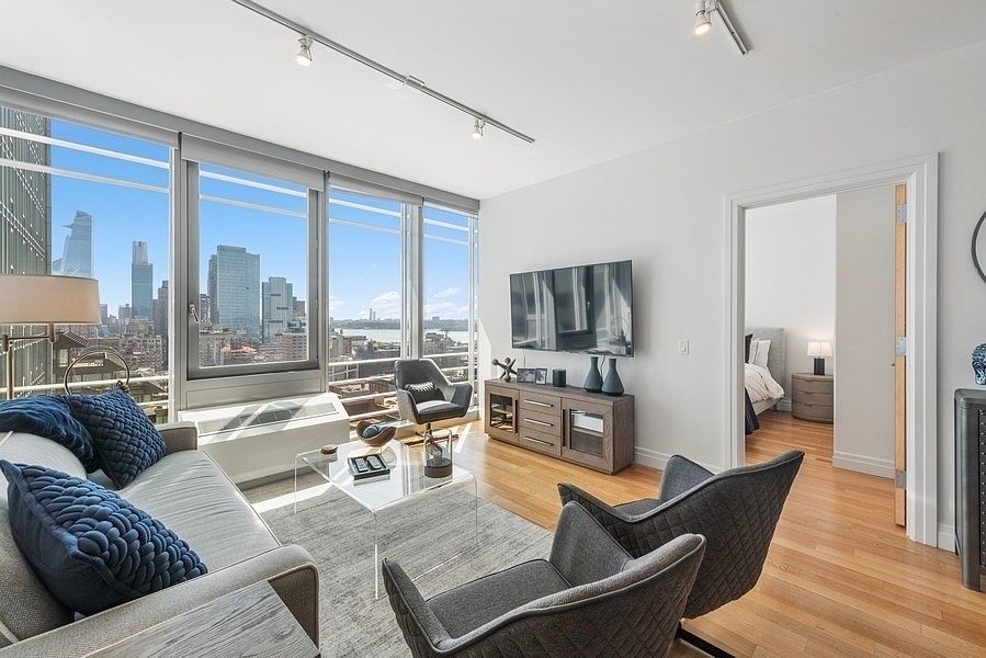 1st image of 550 W 54th St APT 23K