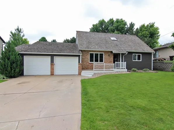 1210 W 40th St, Kearney, NE 68845