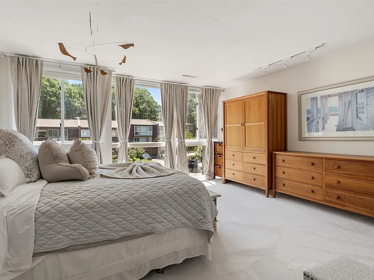 241 Perkins St #H402 — Photo 13