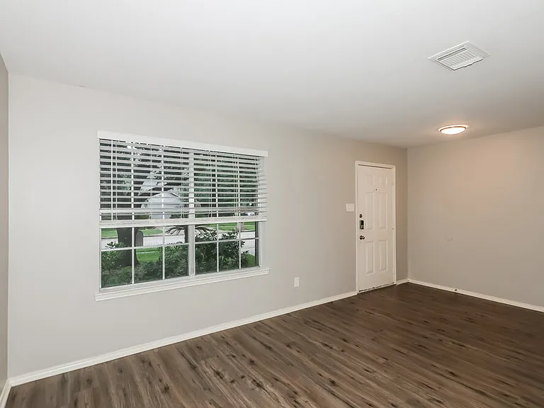 21118 Bridgemeadows Ln — Photo 8