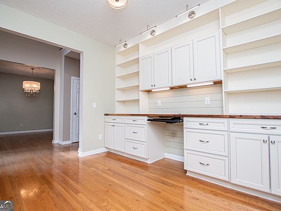 5th image of 127 Opal Ln
