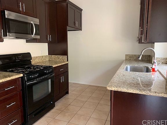 3rd image of 28320 Evergreen Ln