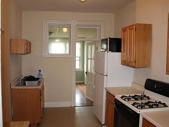 2nd image of 157 Lark St #1