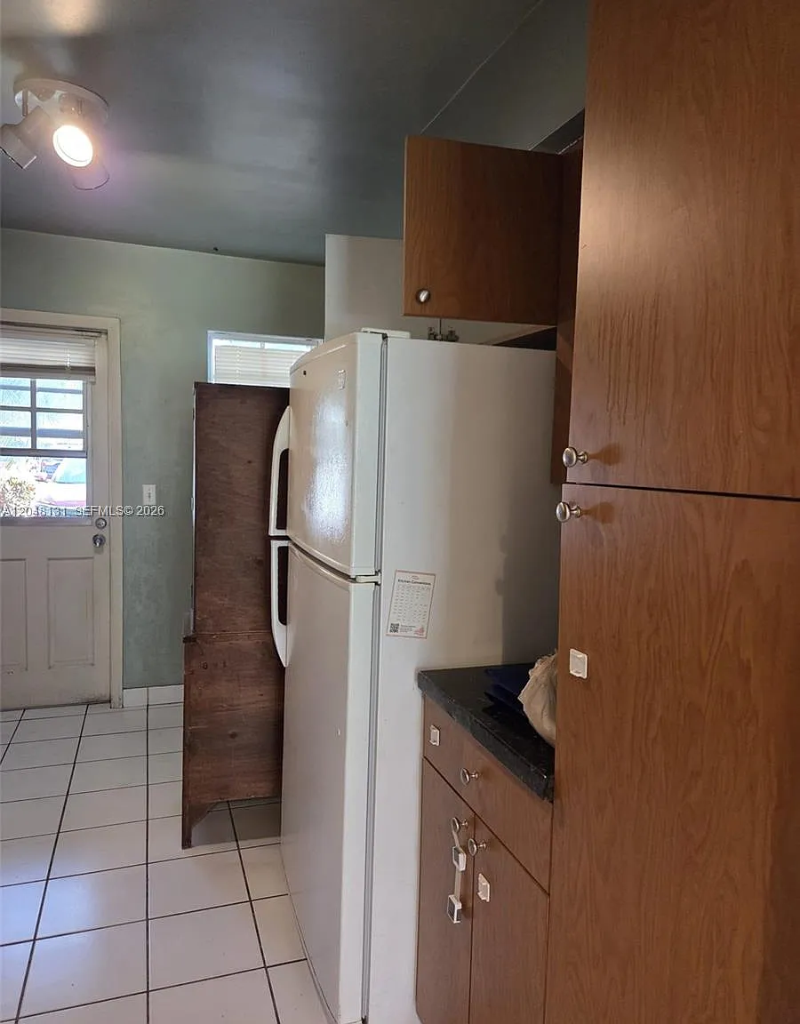 Briarwood Club Condo 4 — Photo 3