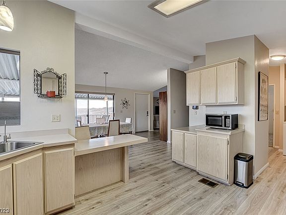3rd image of 594 Lake Superior Ln