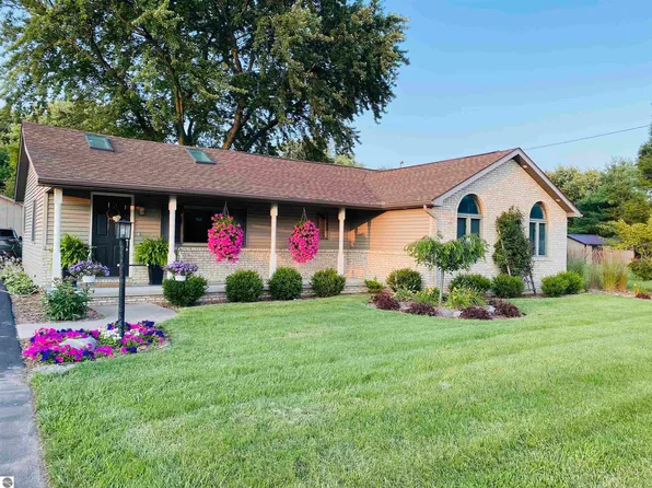 3329 S Huron Rd, Bay City, MI 48706