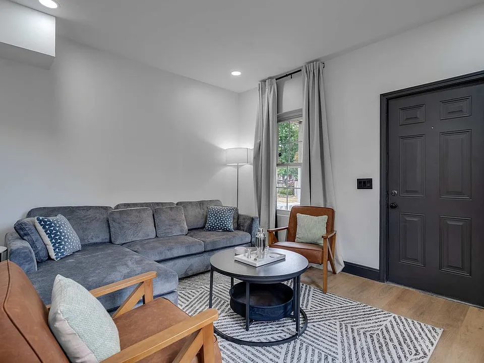 1279 Indianola Ave #ID1407029P