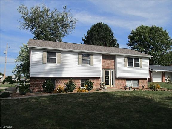 3rd image of 613 Kaderly Ave SW