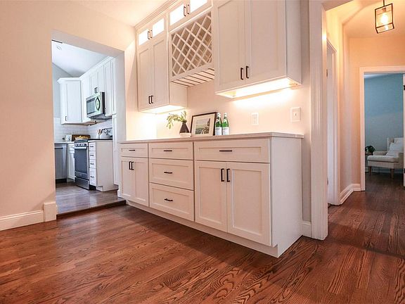 4th image of 305 Frieda Ave