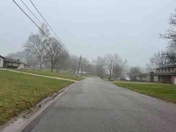 Exterior Neighborhood (street photo)