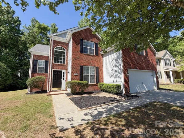17224 Cambridge Woods Ct, Charlotte, NC 28277
