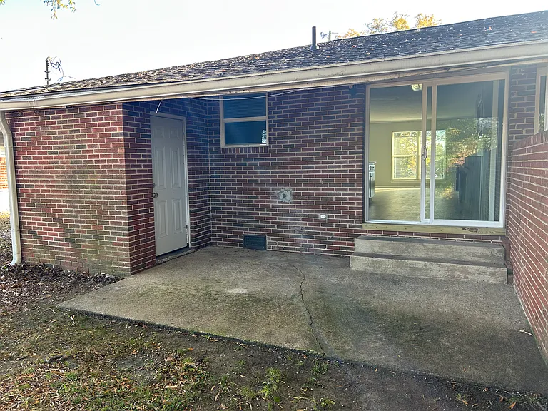 33 Phillips Dr #B — Photo 13