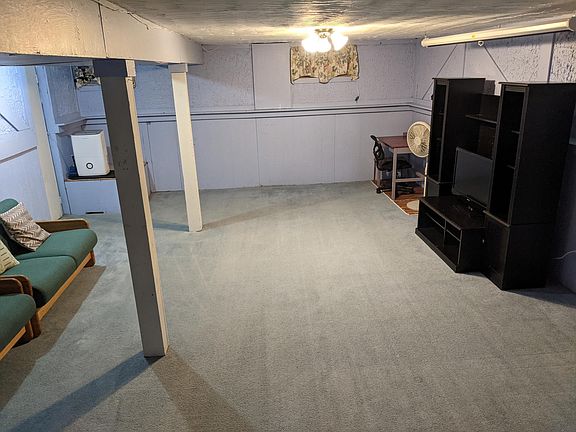 3rd image of 37 Glenwood St