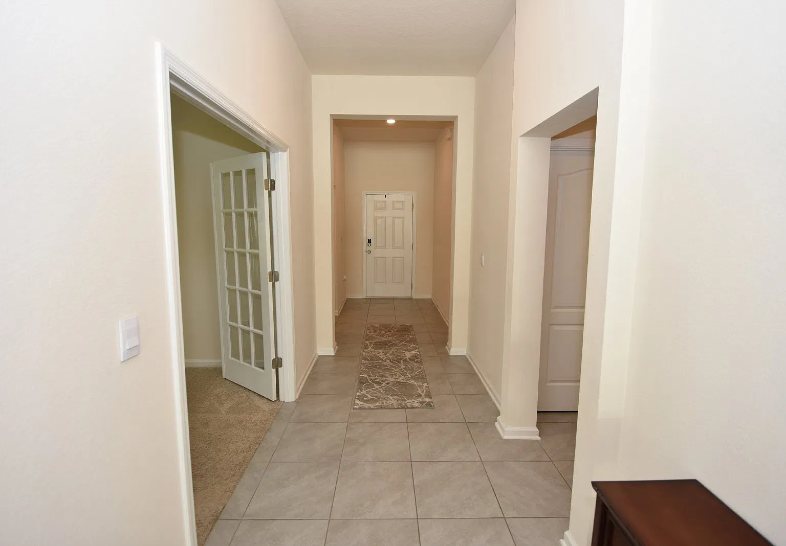 3 bed, 3.0 bath, 2037 sqft, $2,400 — Photo 3