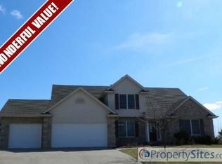 5301 Hugo Rd, Bettendorf, IA 52722