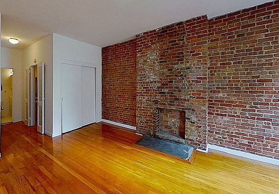 3rd image of 407 E 87th St APT 4B