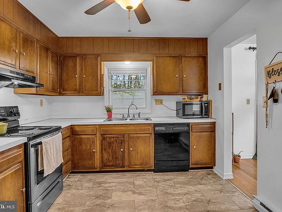 3rd image of 7169 Chambers Hill Rd