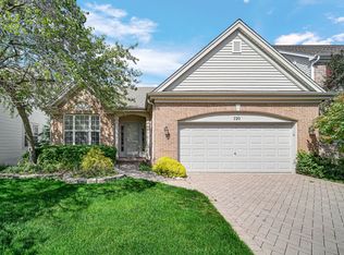 720 Viewpointe Dr, St Charles, IL 60174