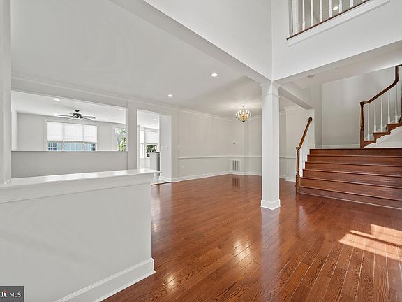 4th image of 18453 Lanier Island Sq