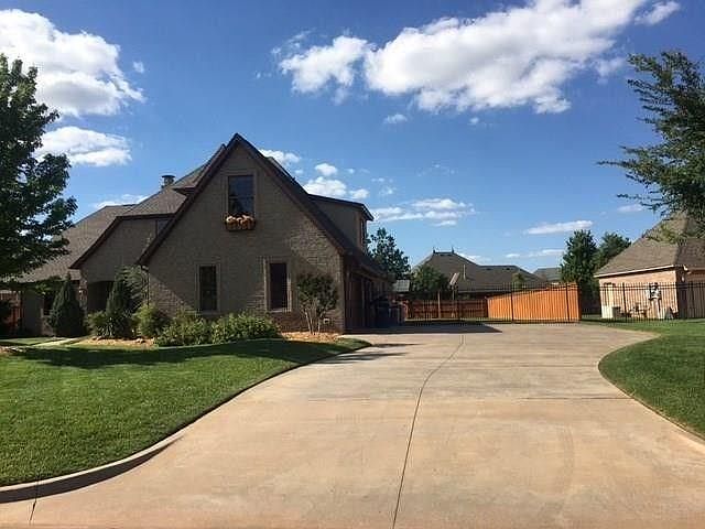 1st image of 1025 W Camellia Way