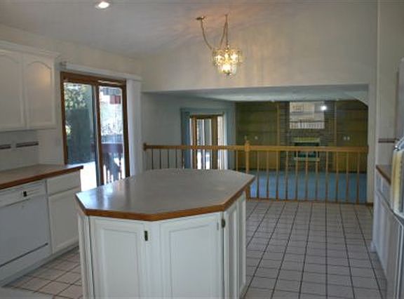 3rd image of 4907 S Julia Ct