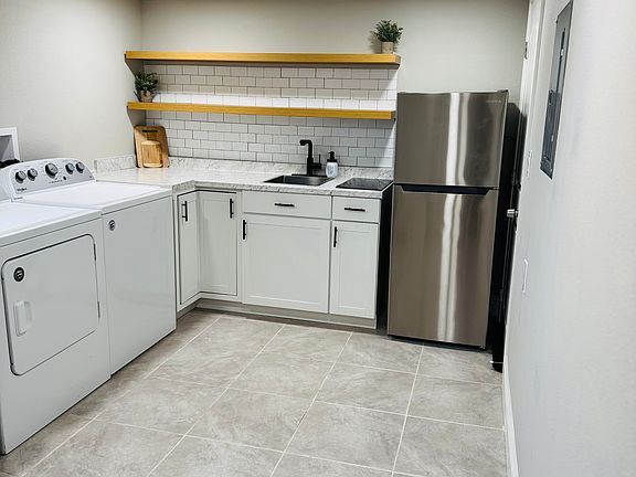 4th image of 235 Virginia St Unit B