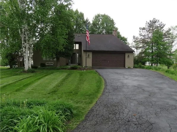 4030 E Langerwood Ln, Syracuse, NY 13215