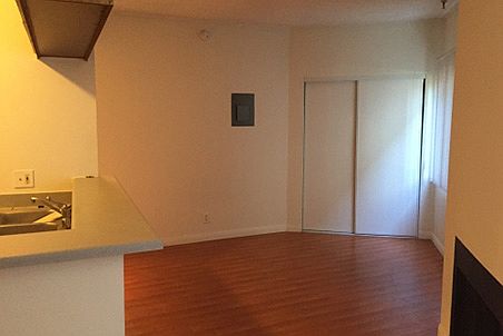 5th image of 2724 Abbot Kinney Blvd APT 219