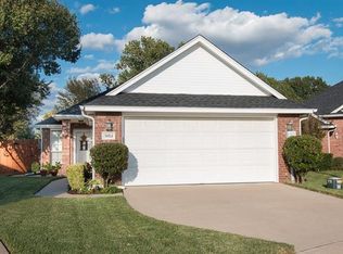 3014 Huntington Ct, Waxahachie, TX 75165